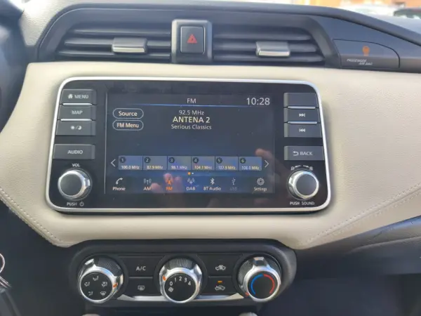 Nissan Micra 1.0 IG-T N-Style Black 28