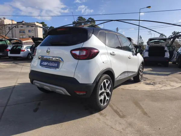 Renault Captur 1.0 TCe Exclusive 3