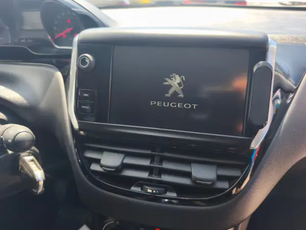 Peugeot 208 1.4 HDi SE Style 6