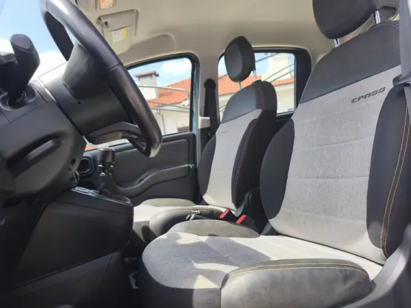 Fiat Panda 1.0 Hybrid Cross 5