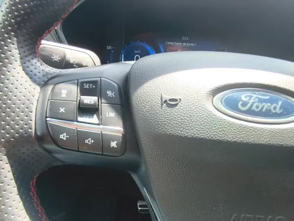 Ford Kuga 1.5 EcoBoost ST-Line X 17