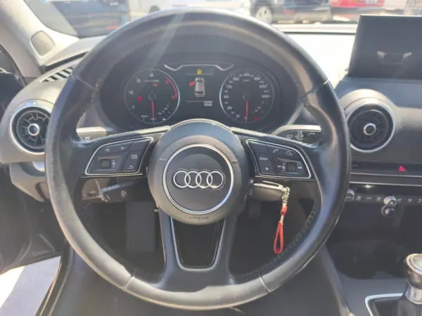 Audi A3 1.6 TDI Design 7