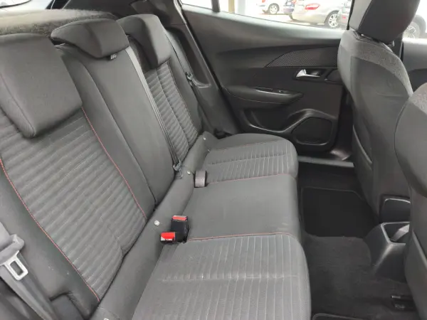 Peugeot 2008 1.2 PureTech Active Pack 4