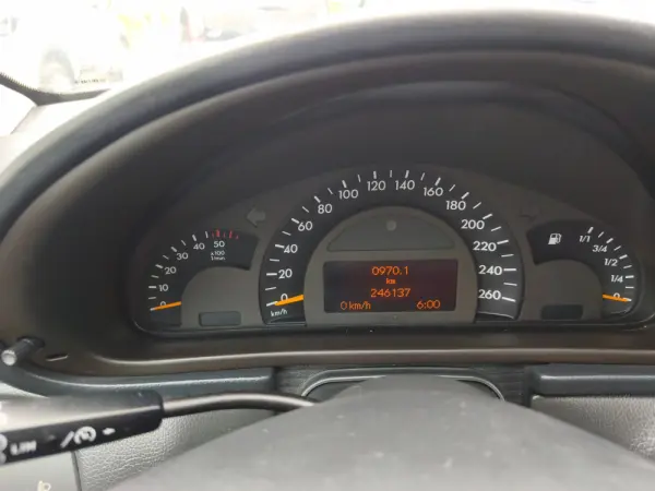 Mercedes-Benz C 270 ELEGANCE 9