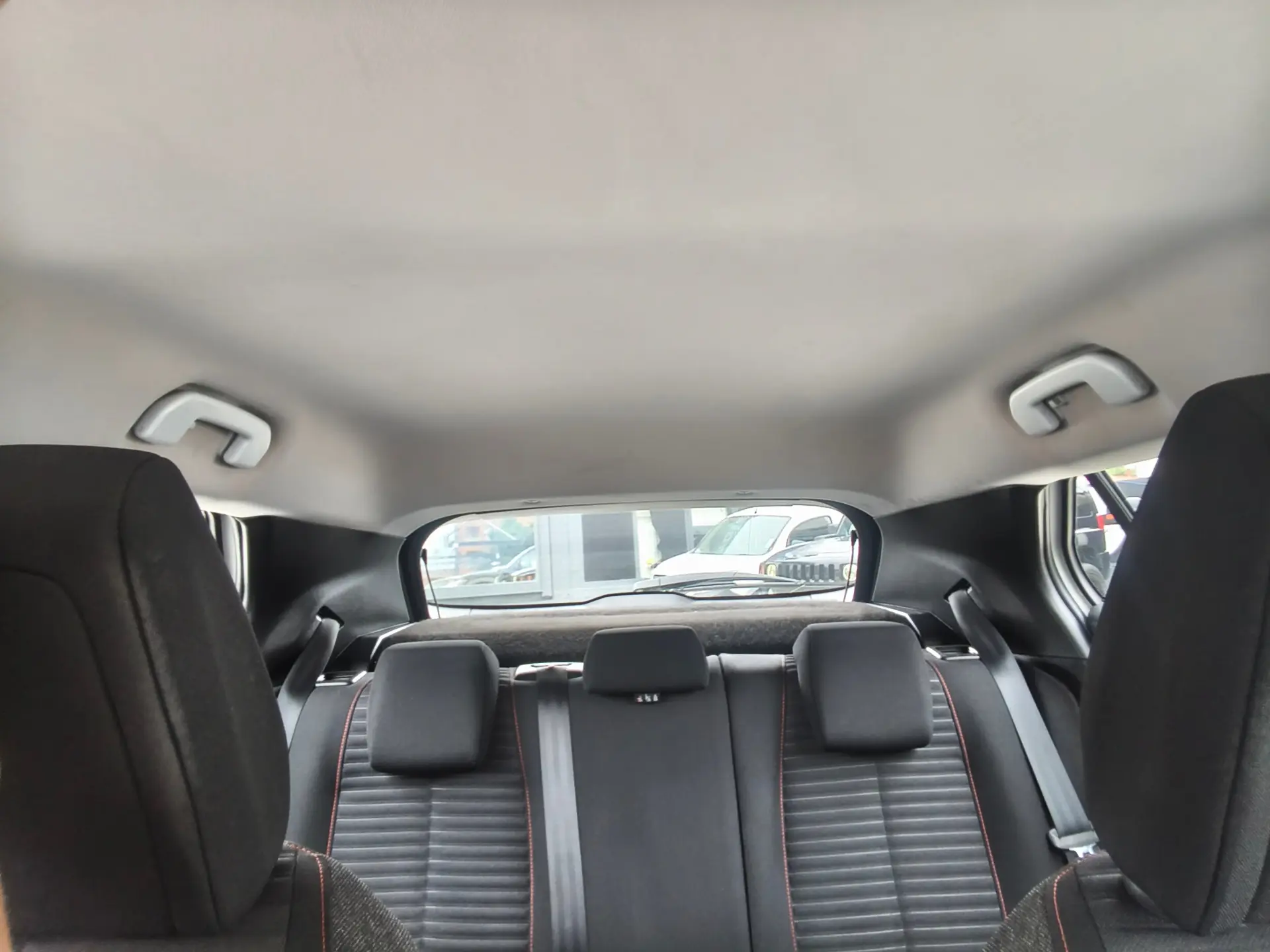 Peugeot 2008 1.2 PureTech Active Pack 13