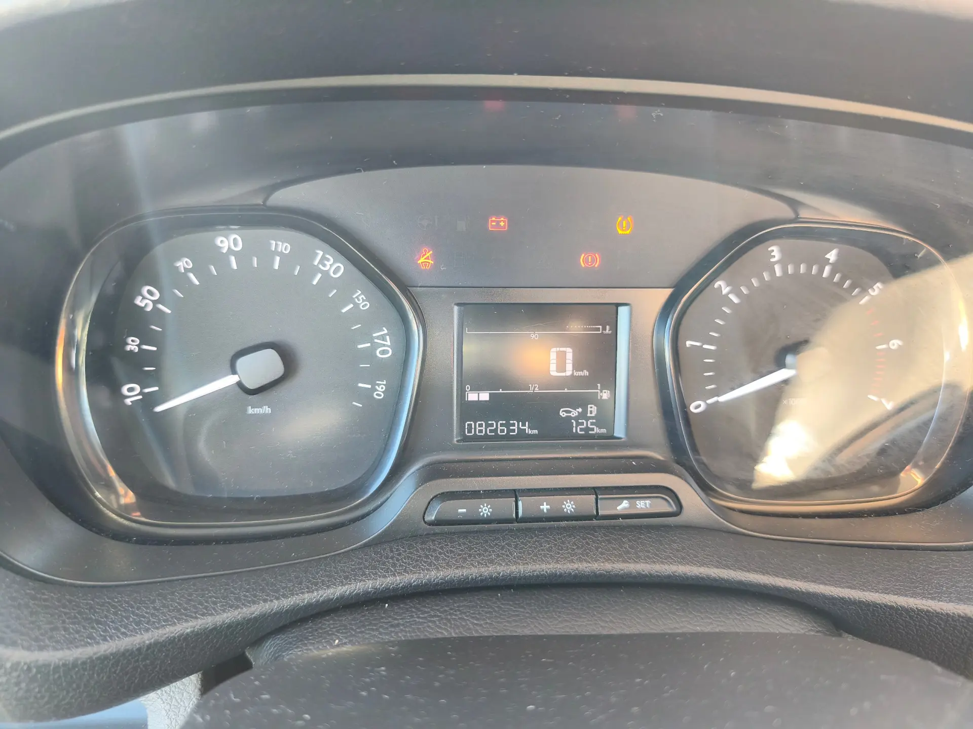 Opel Vivaro L2H2 9 LUGARES 8