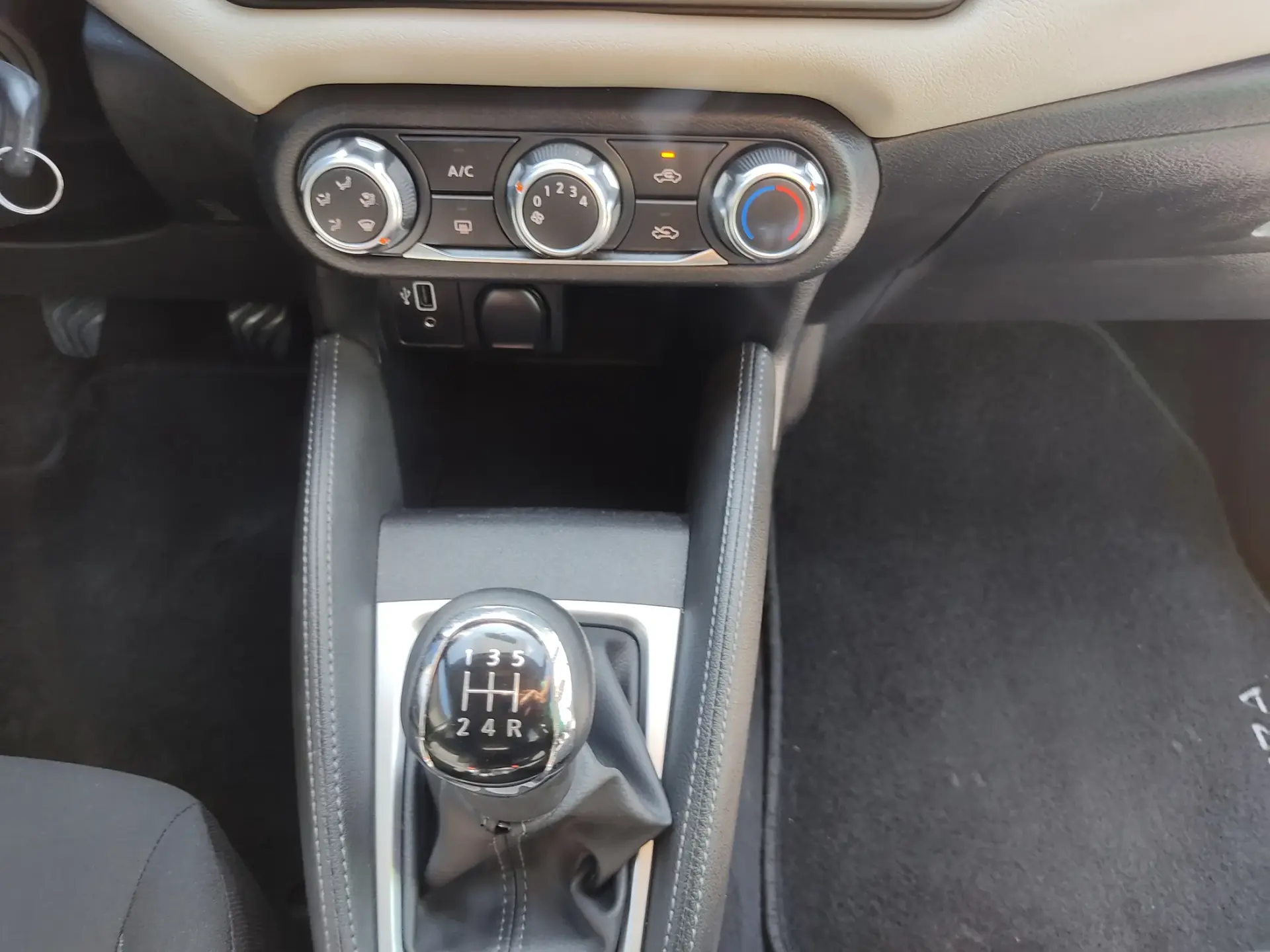 Nissan Micra 1.0 IG-T Acenta 13