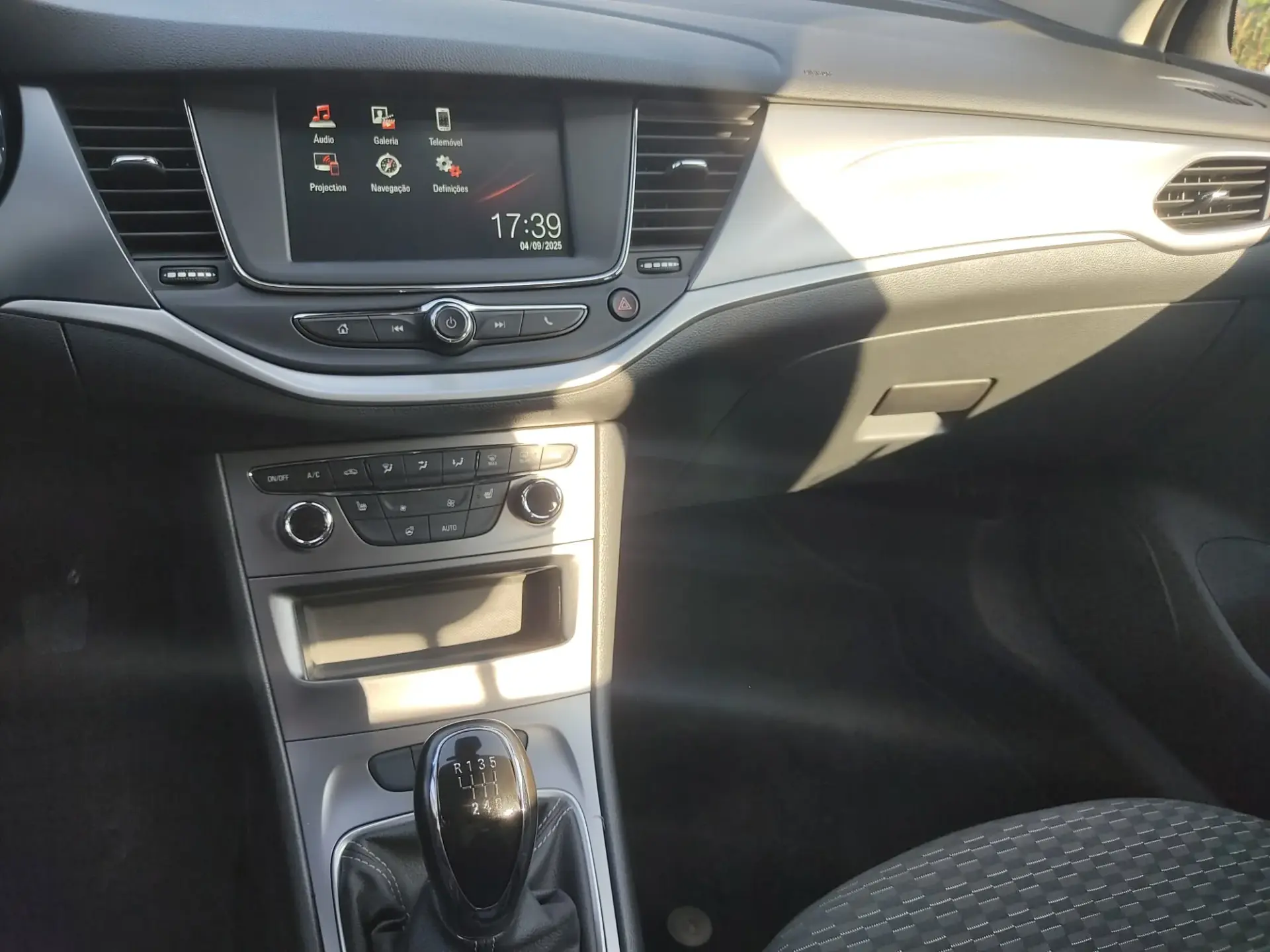 Opel Astra Sports Tourer 1.5 D Business 7