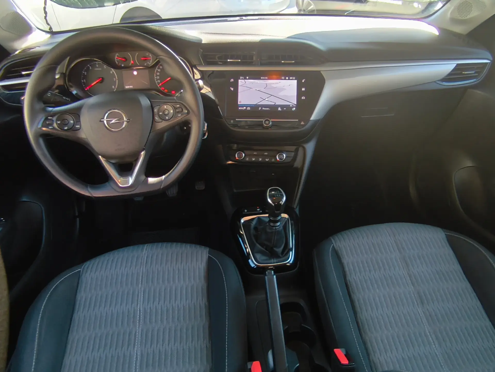 Opel Corsa 1.2 T Elegance 11