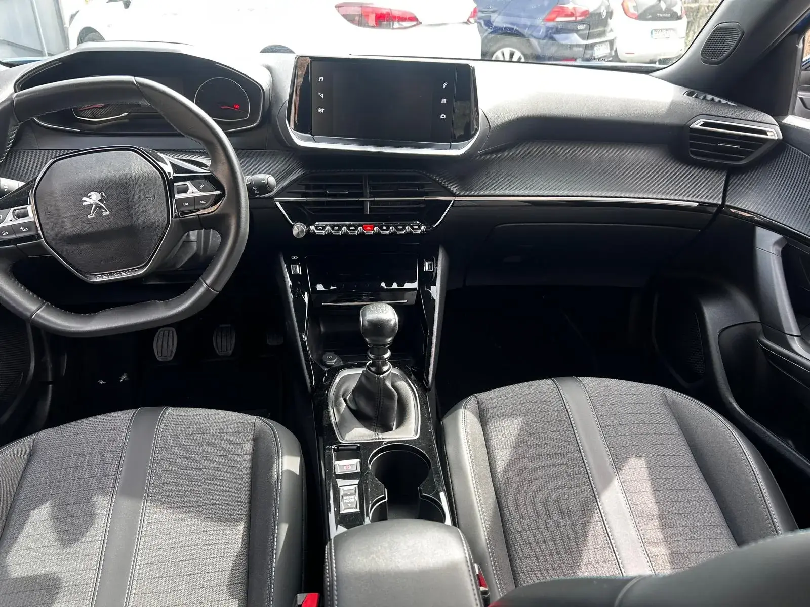 Peugeot 2008 1.2 PureTech Allure Pack 14