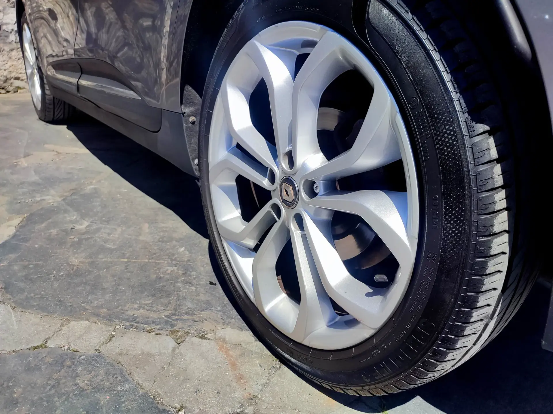 Renault Scénic Hybrid intense 13