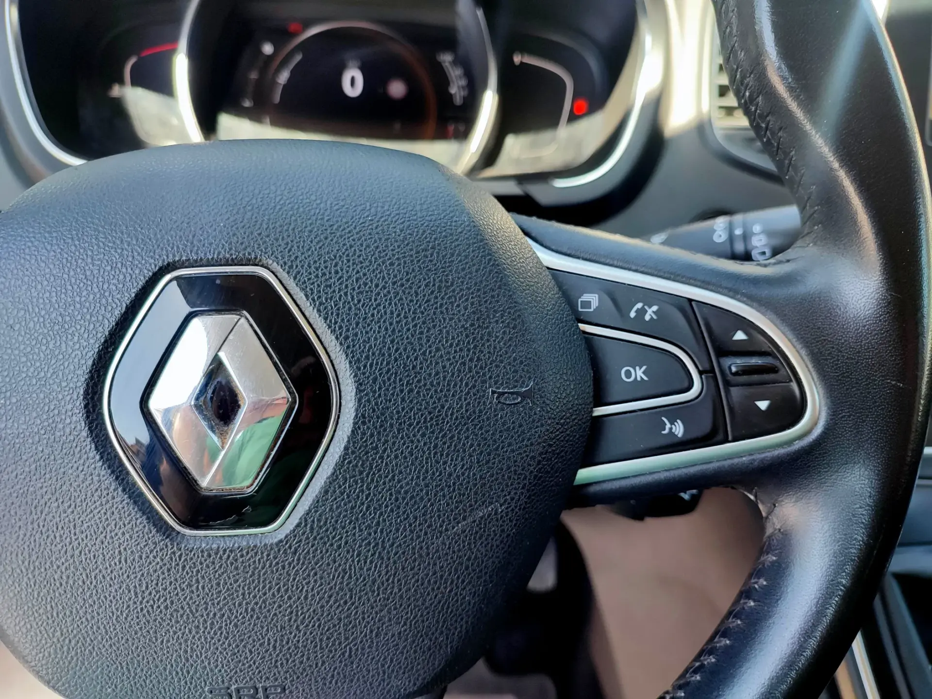 Renault Scénic Hybrid intense 23