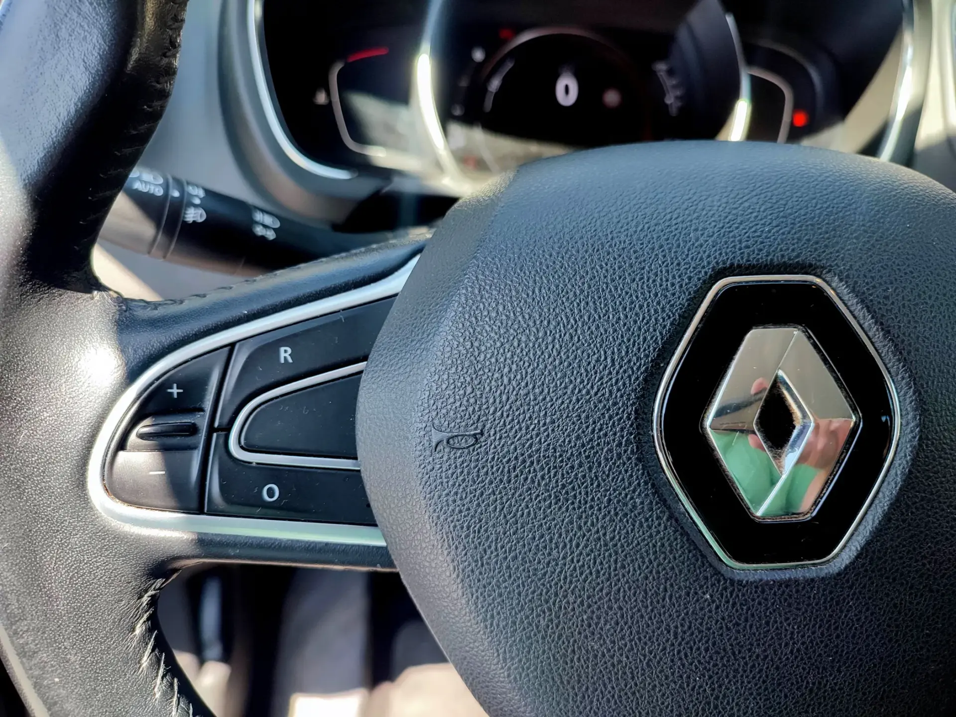 Renault Scénic Hybrid intense 24