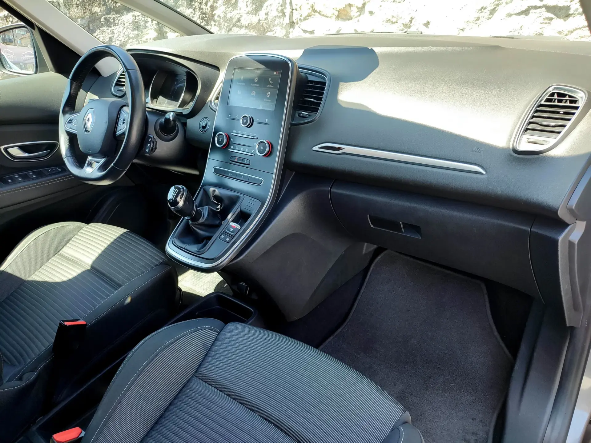 Renault Scénic Hybrid intense 34