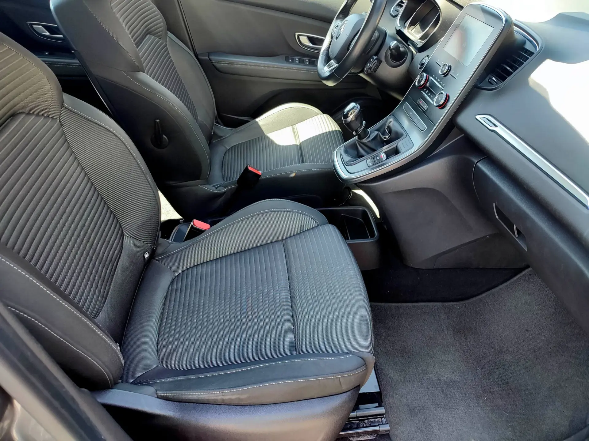 Renault Scénic Hybrid intense 36