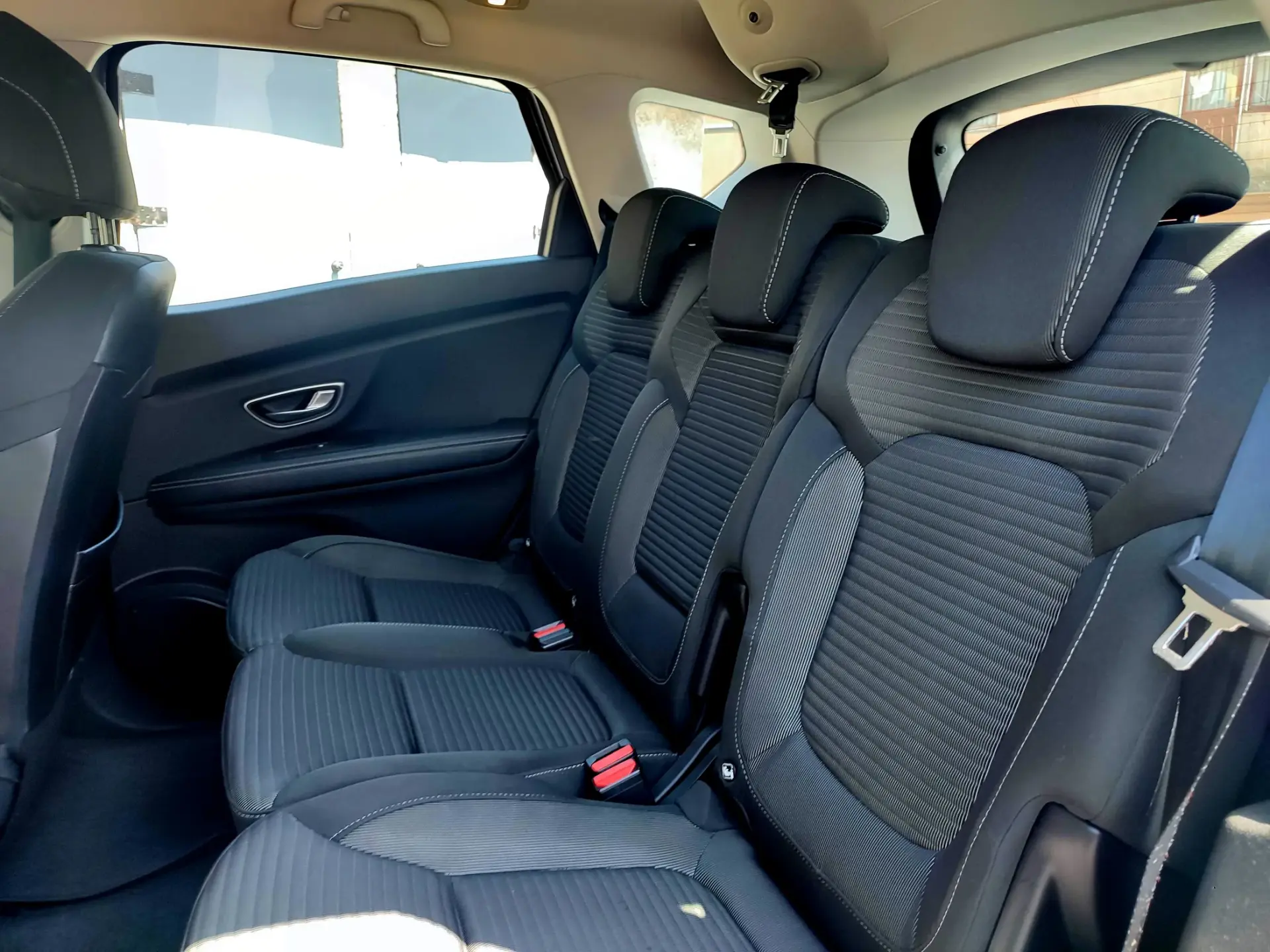 Renault Scénic Hybrid intense 44