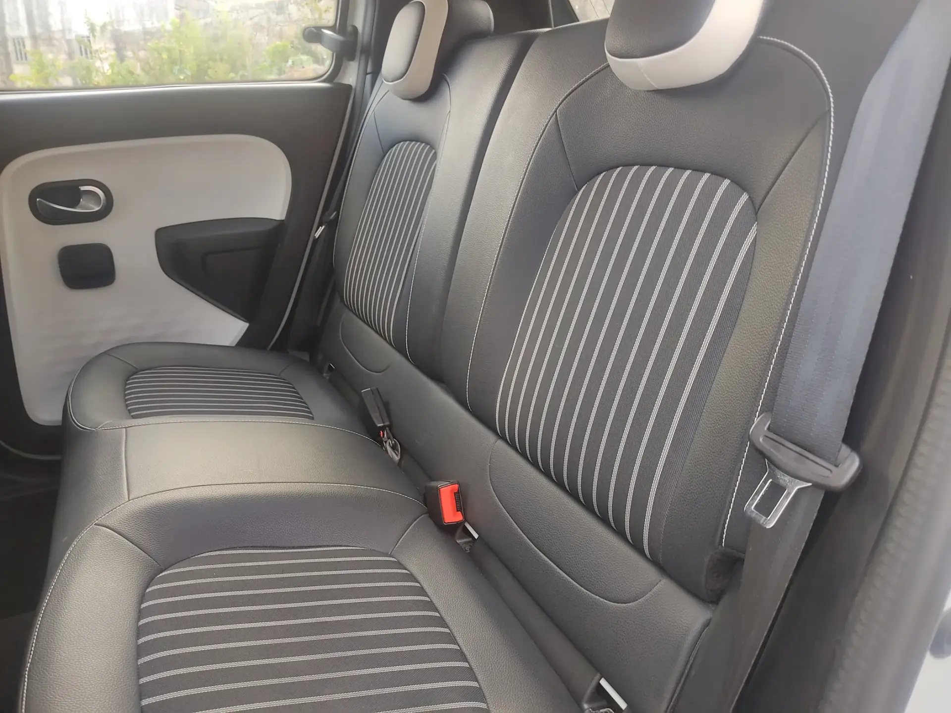 Renault Twingo ENERGY TCe 90 Intens 14