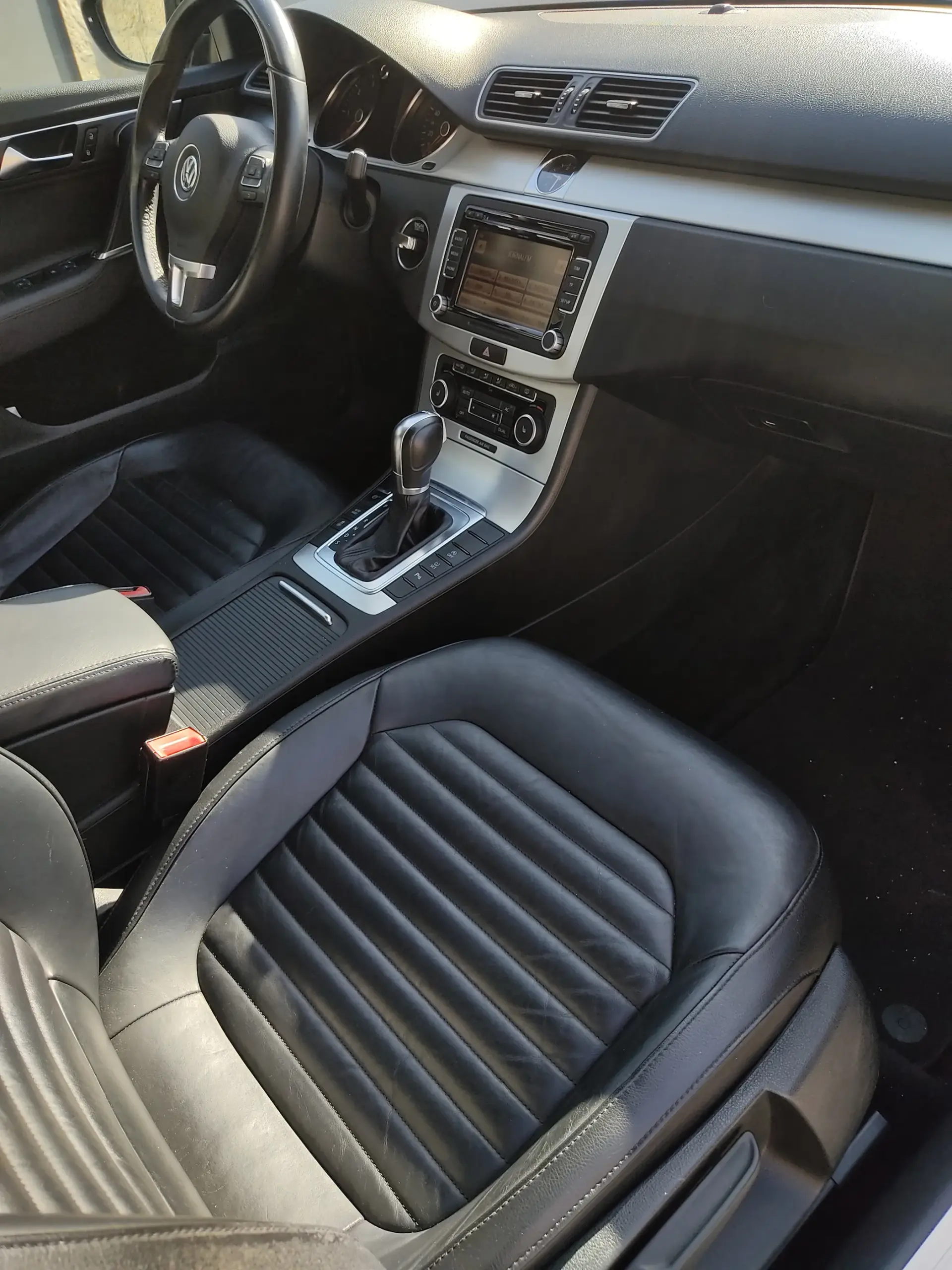 Volkswagen Passat Variant 2.0 TDi Highine DSG 13