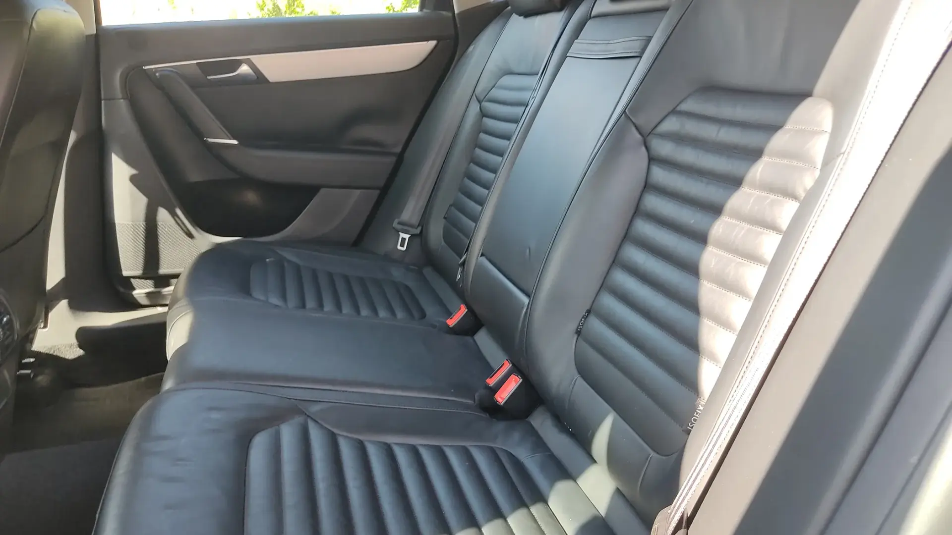 Volkswagen Passat Variant 2.0 TDi Highine DSG 25