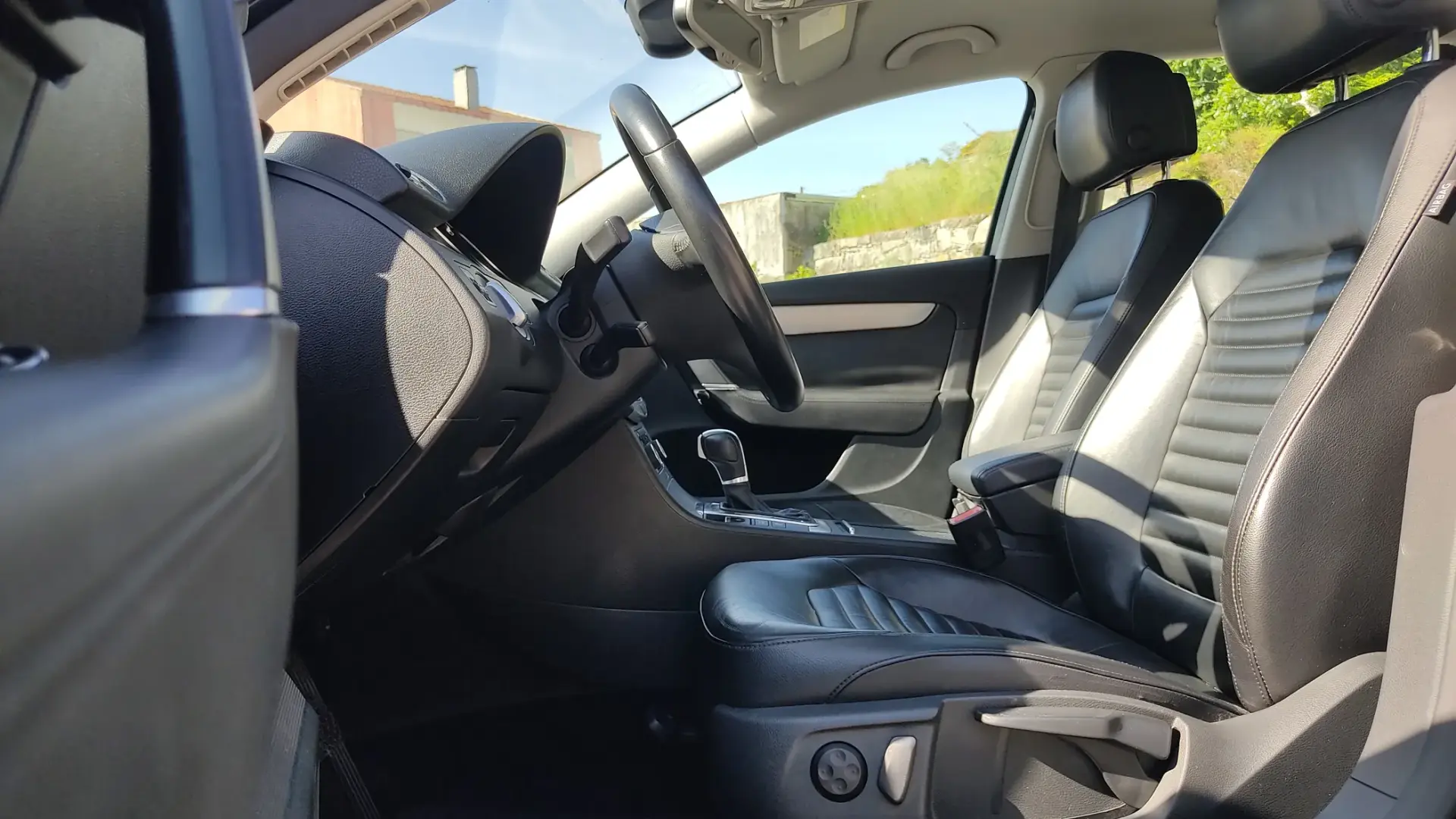 Volkswagen Passat Variant 2.0 TDi Highine DSG 27