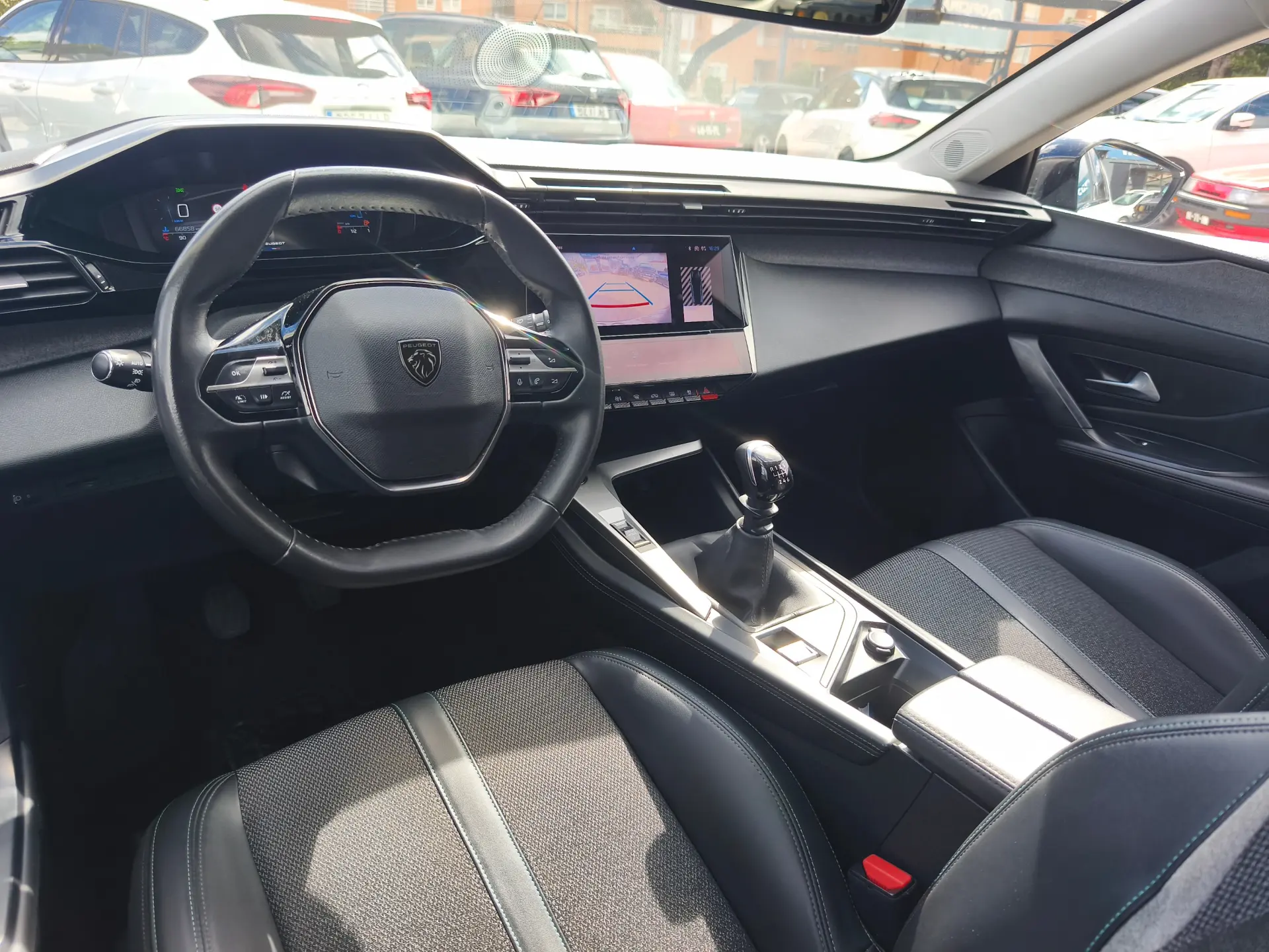 Peugeot 308 1.2 Allure Pack EAT8 12