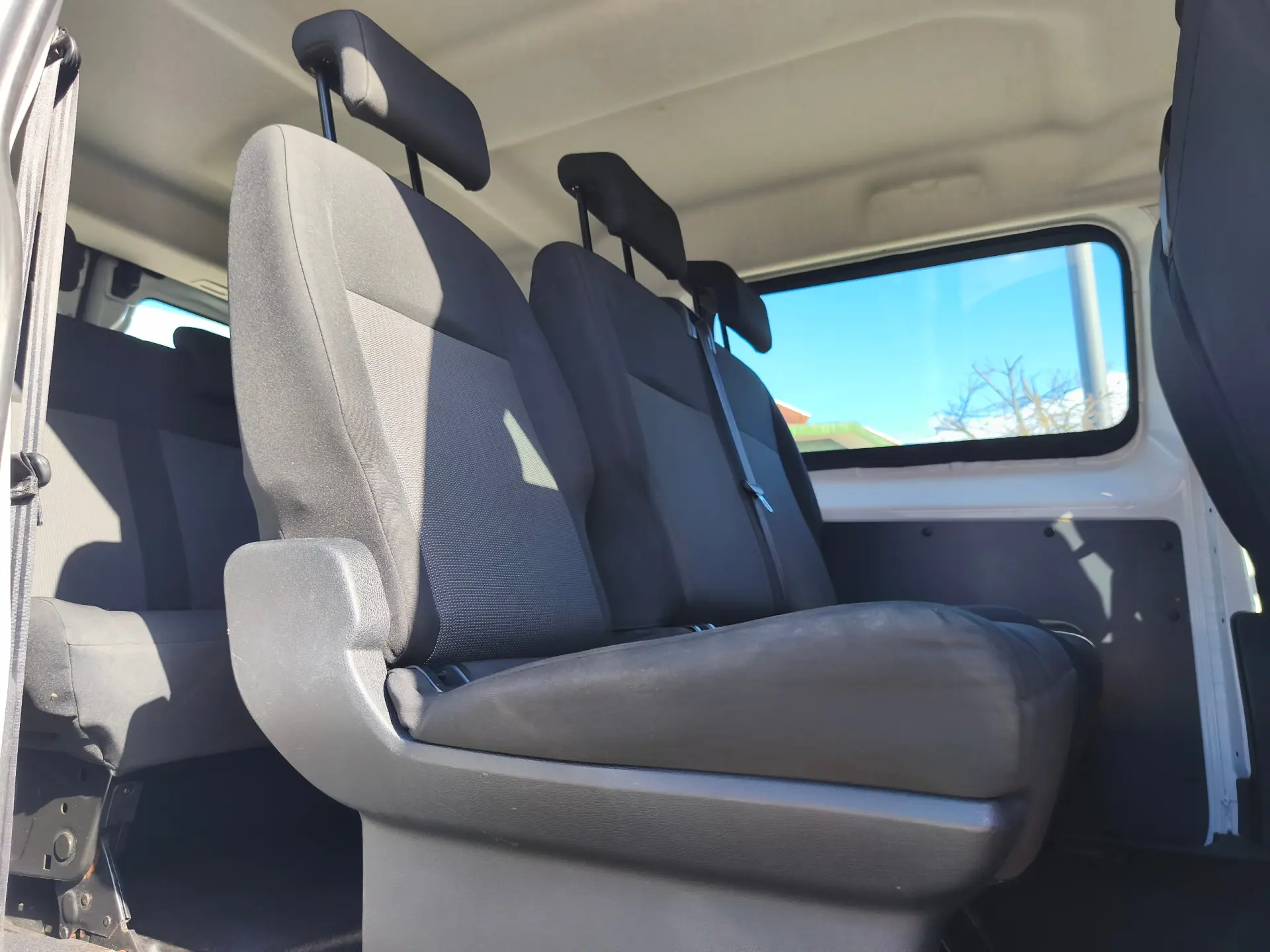 Opel Vivaro L2H2 9 LUGARES 10