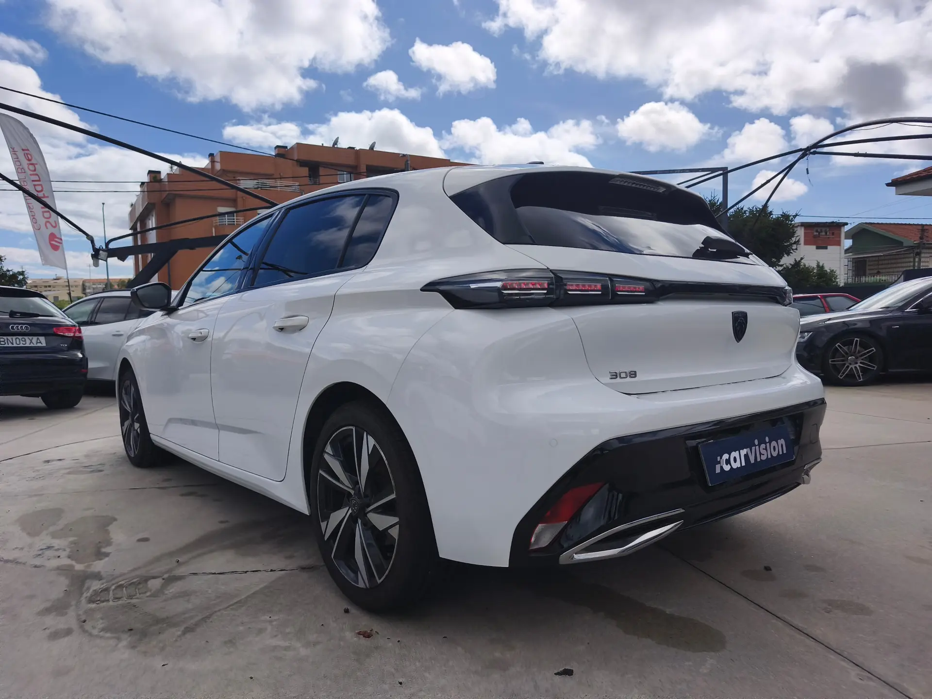 Peugeot 308 1.2 Allure Pack EAT8 4