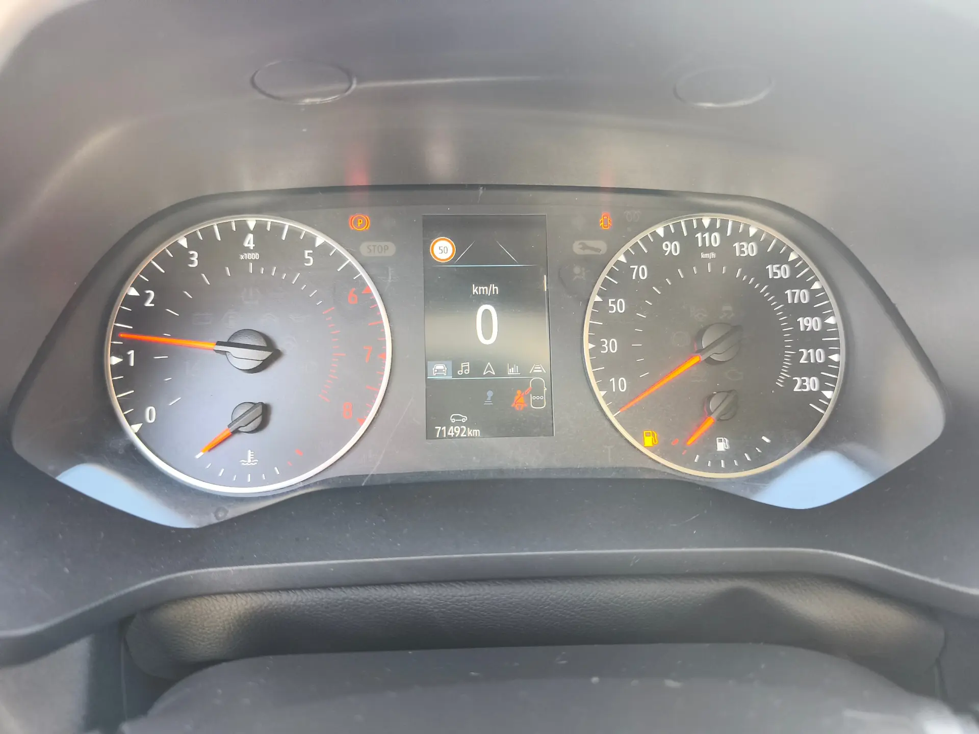 Renault Captur 1.0 TCe Exclusive Bi-Fuel 9