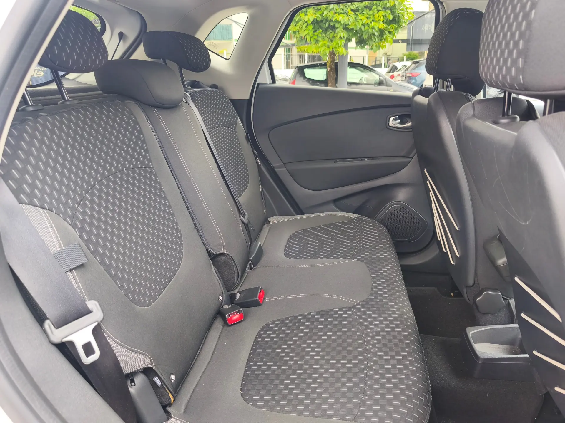 Renault Captur 1.0 TCe Exclusive 13