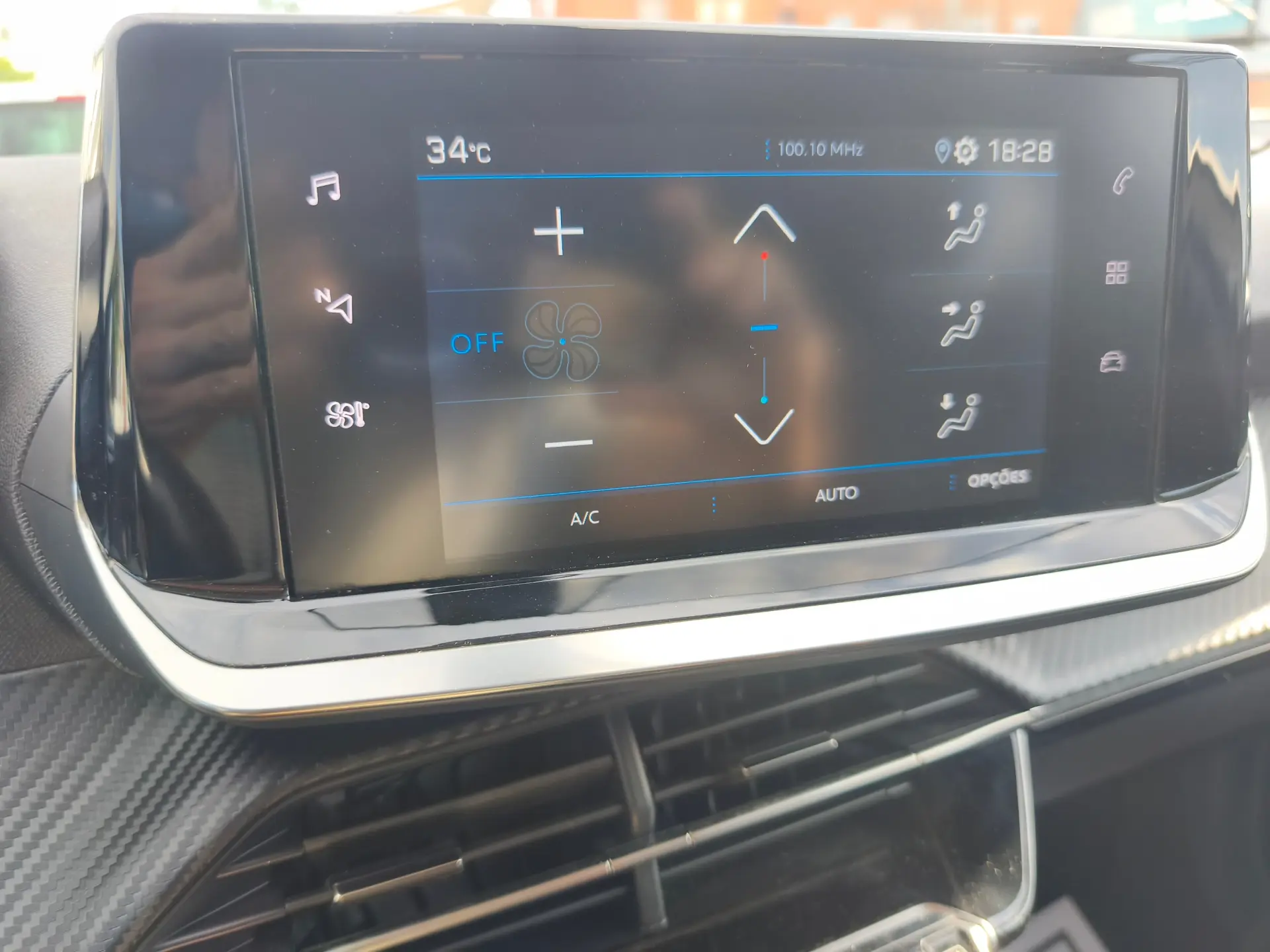 Peugeot 2008 1.5 BlueHDi Allure Pack EAT8 14