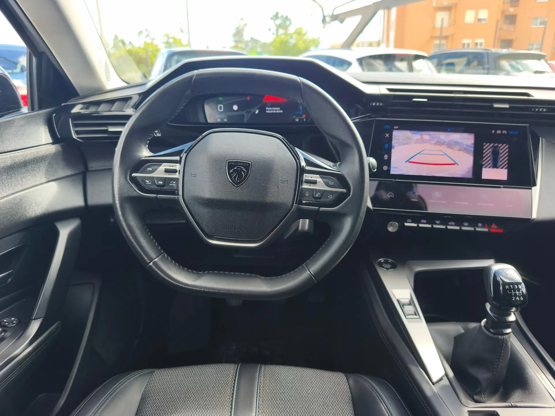 Peugeot 308 1.2 Allure Pack EAT8 11