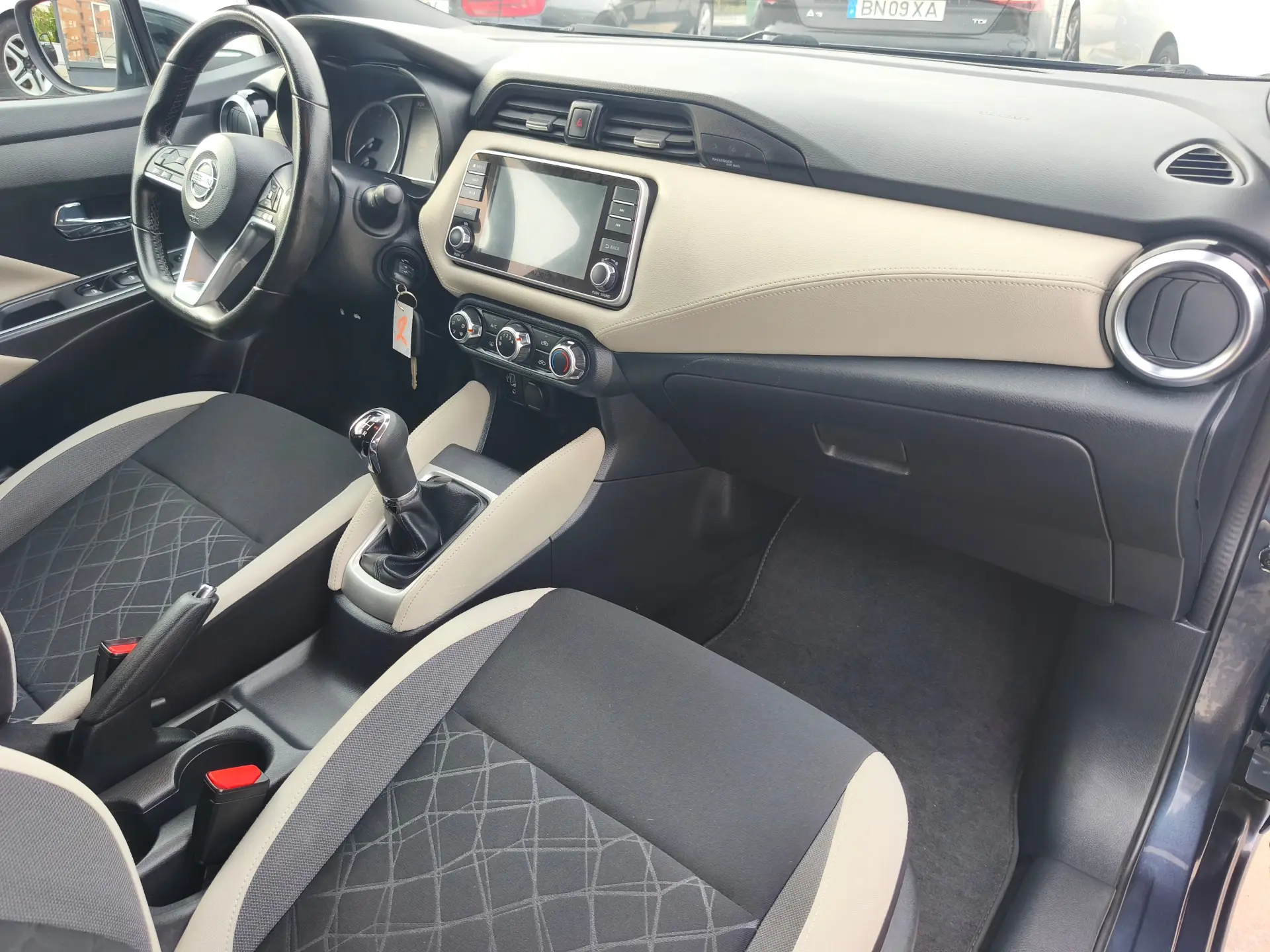 Nissan Micra 1.0 IG-T N-Style Black 8