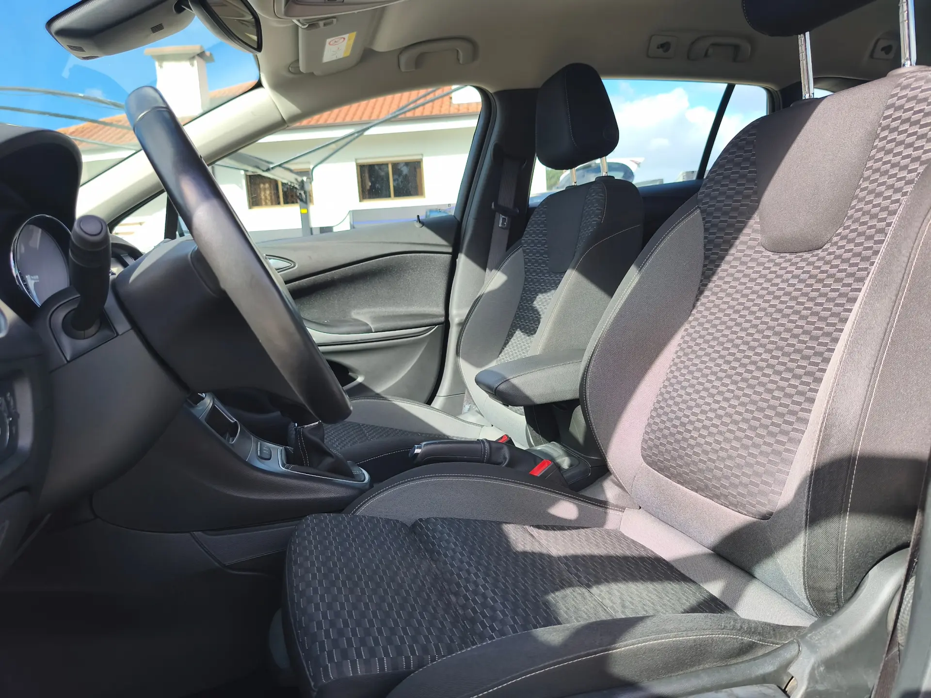 Opel Astra Sports Tourer 1.5 D Business 9