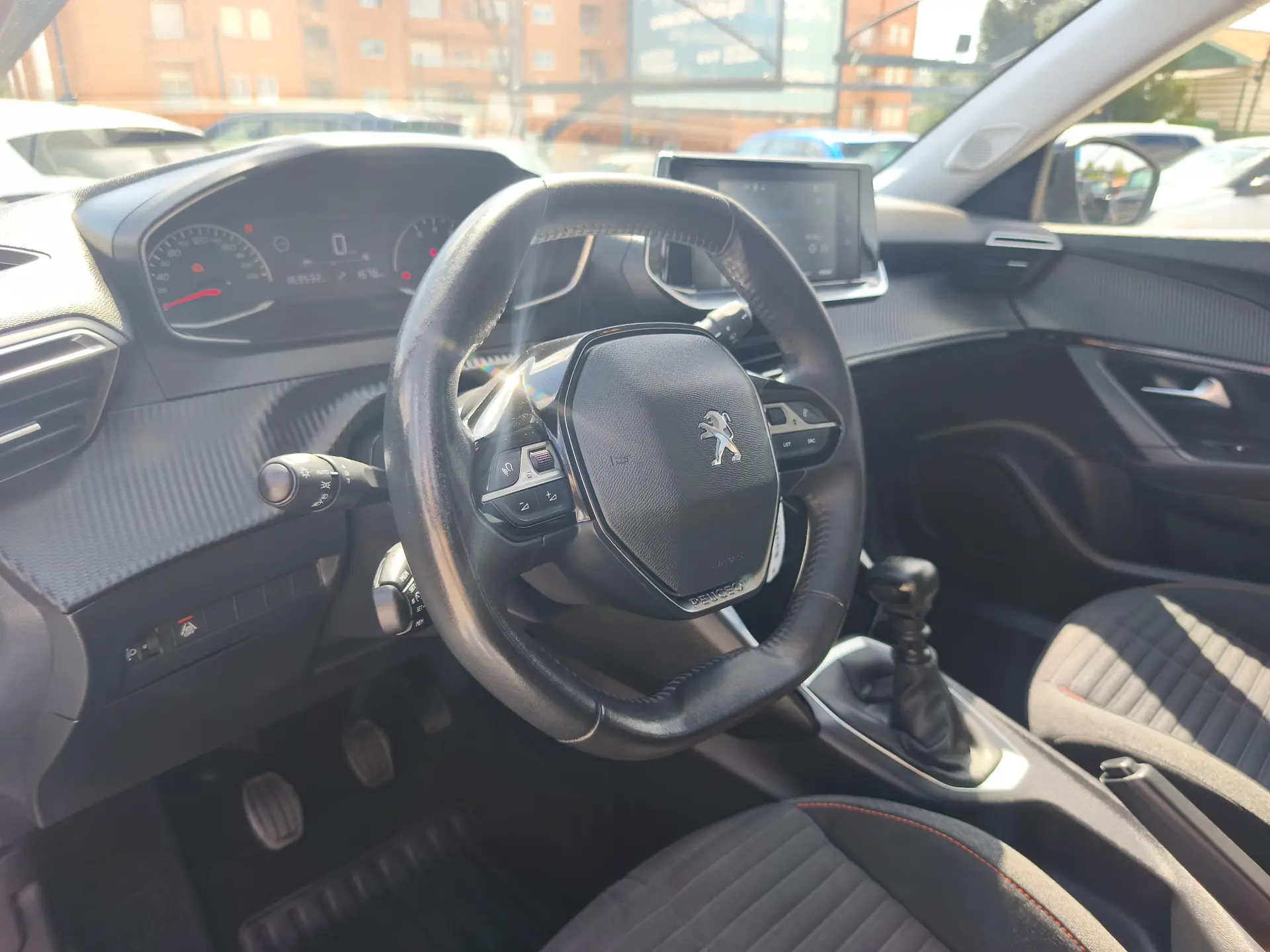 Peugeot 2008 1.5 BlueHDi Active Pack 5