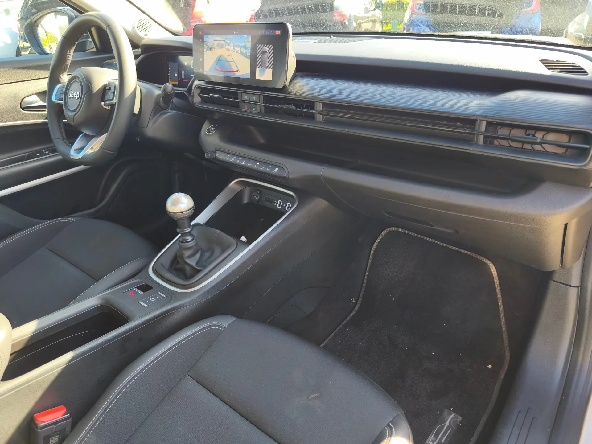 Jeep Avenger 1.2 GSE T3 Summit 6