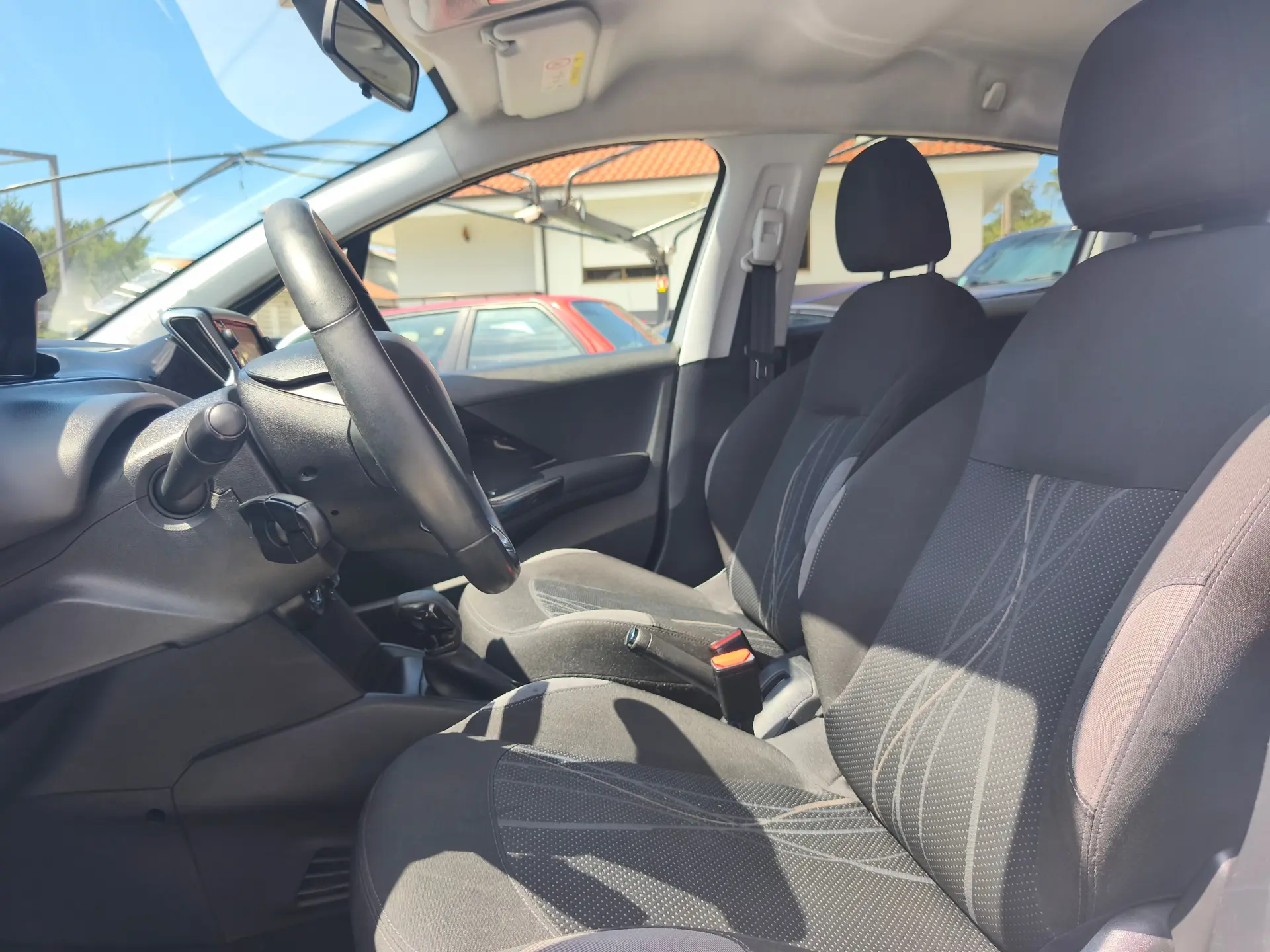 Peugeot 208 1.4 HDi SE Style 8