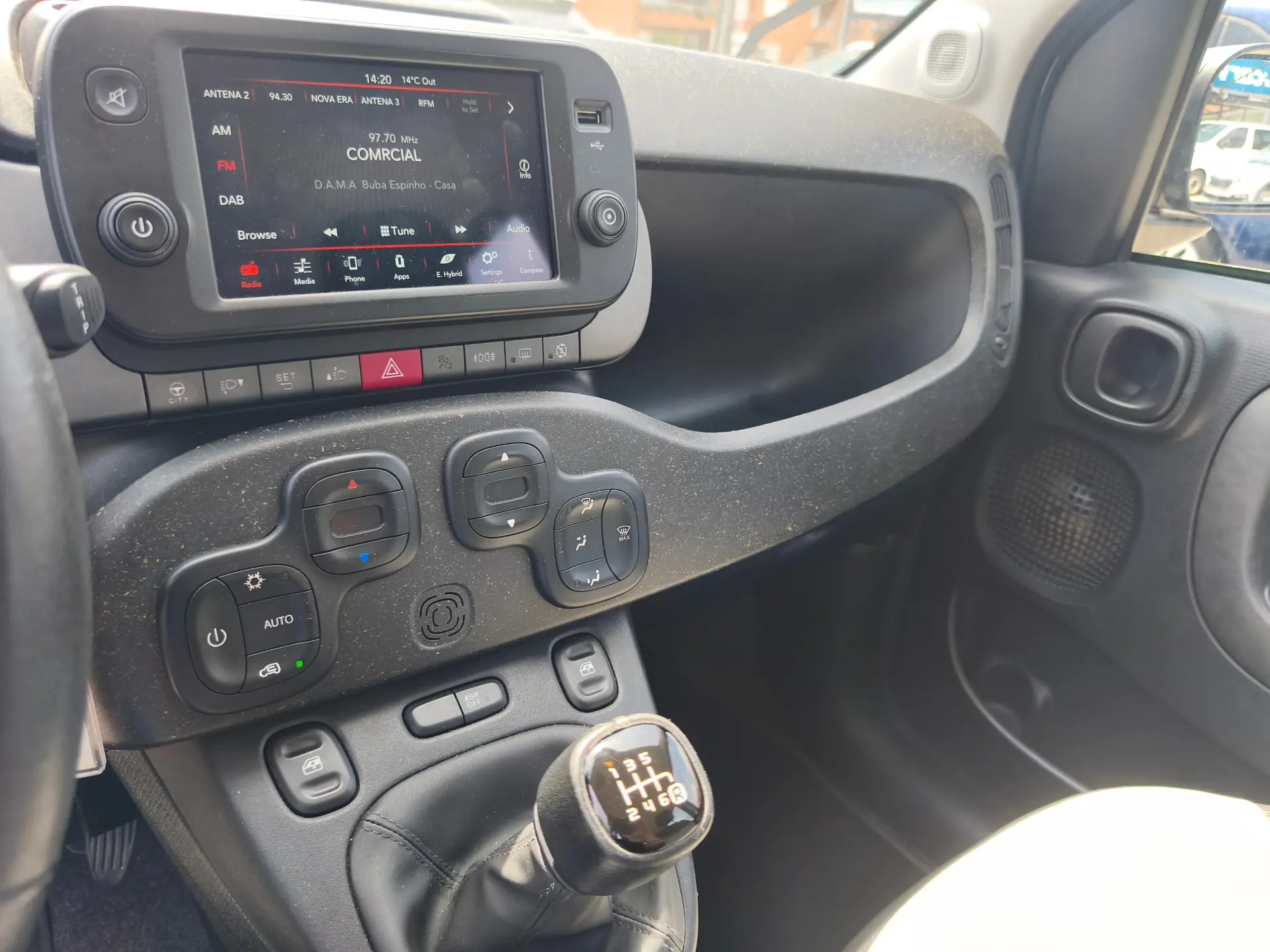 Fiat Panda 1.0 Hybrid Cross 8