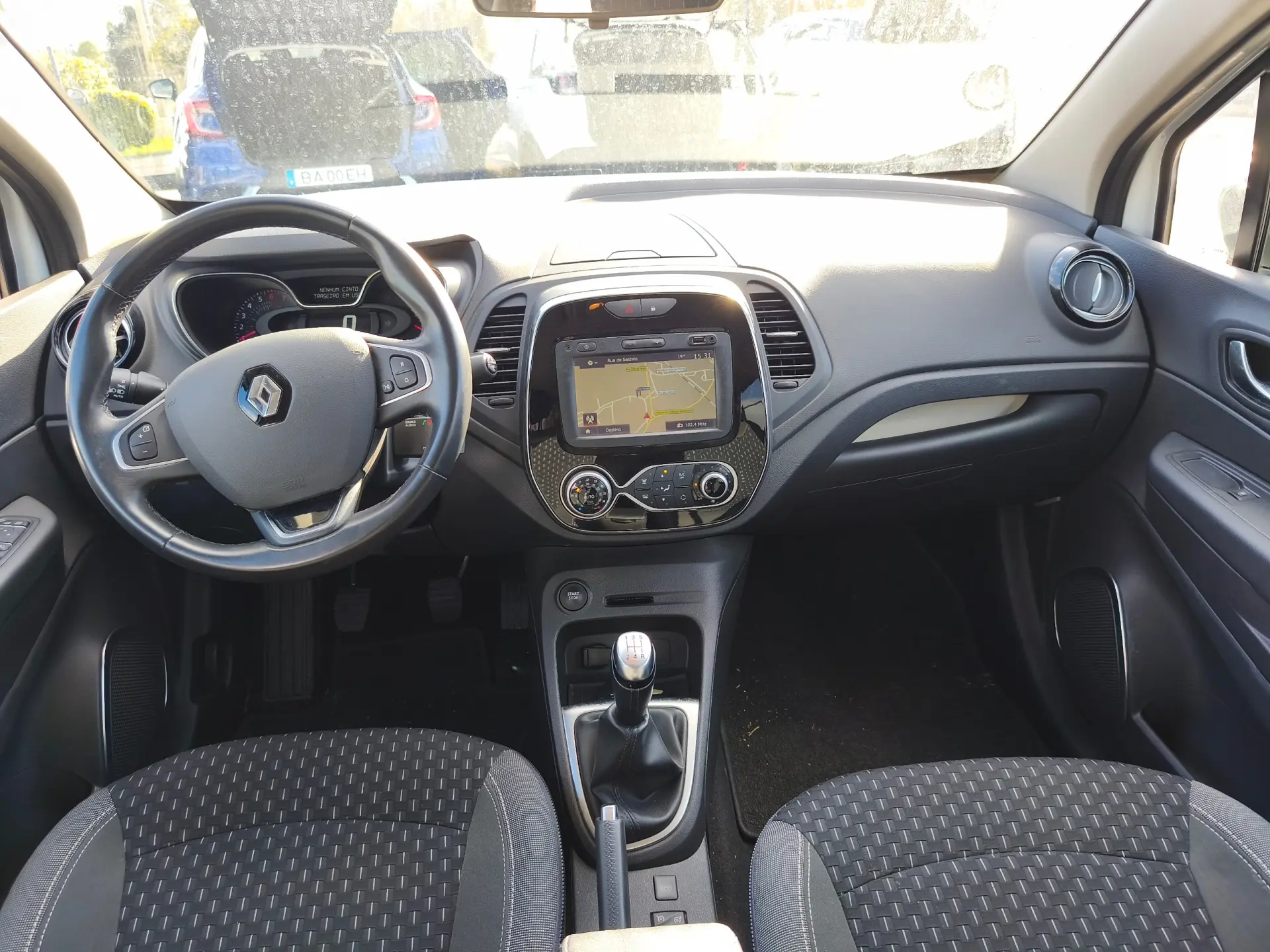 Renault Captur 1.0 TCe Exclusive 5