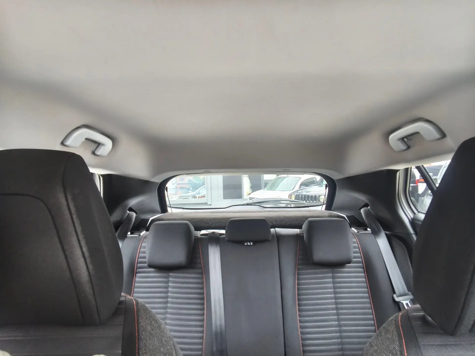 Peugeot 2008 1.2 PureTech Active Pack 12