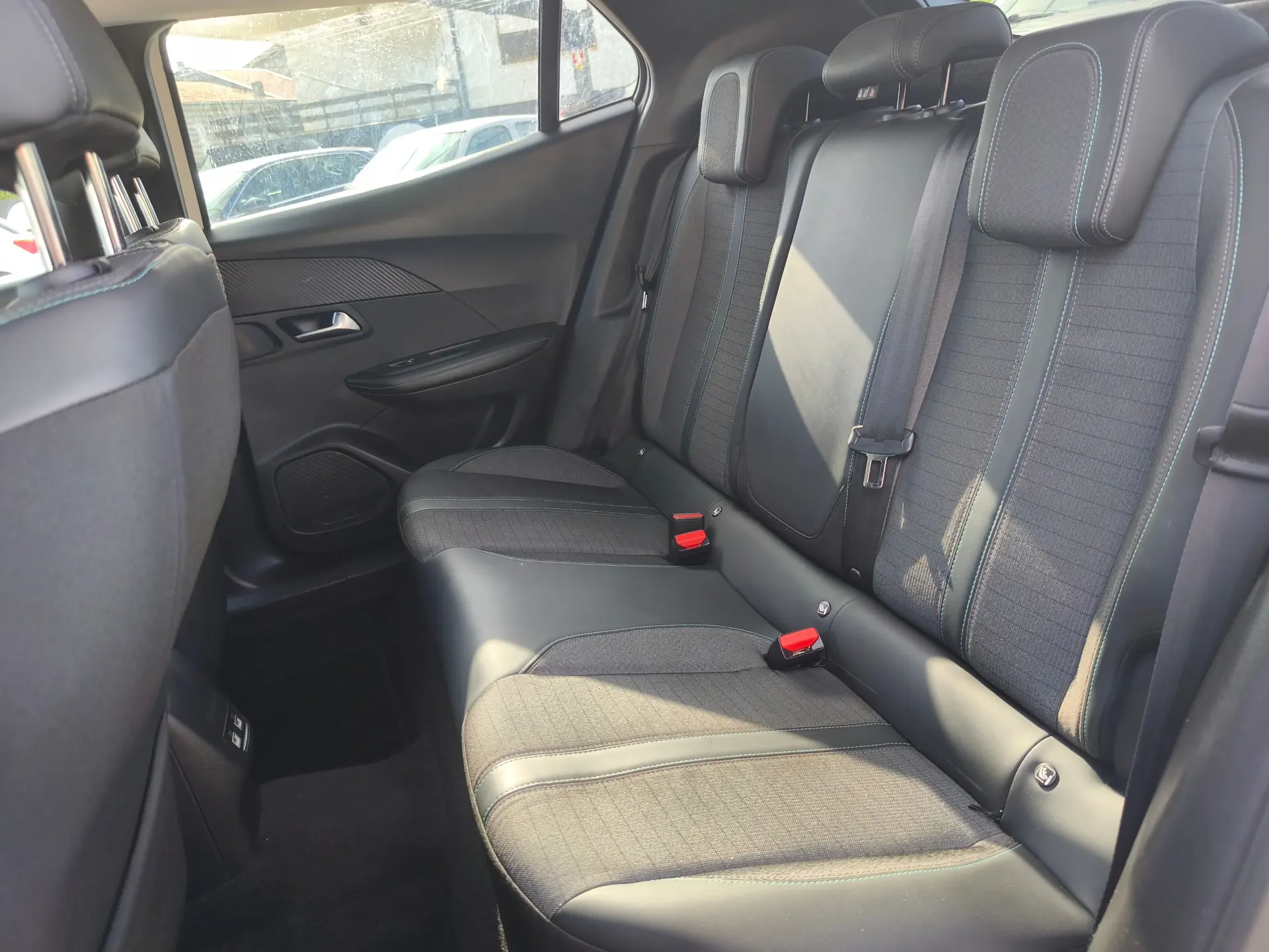 Peugeot 2008 1.5 BlueHDi Allure Pack EAT8 6