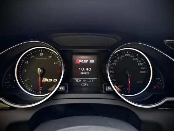 Audi RS5 4.2 FSi quattro S tronic Exclusive 8