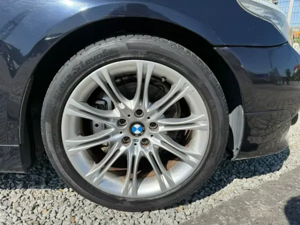 BMW 520 Pack M 15