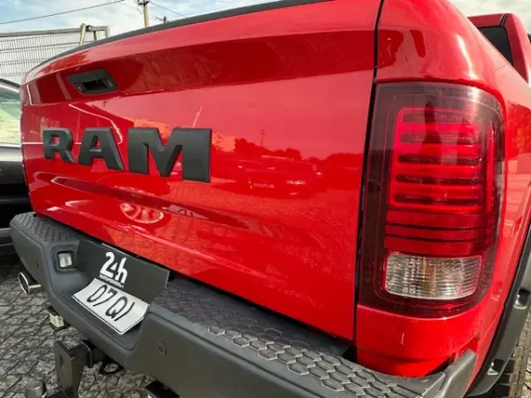 Dodge RAM 5.7 V8 HEMI REBEL GPL 6