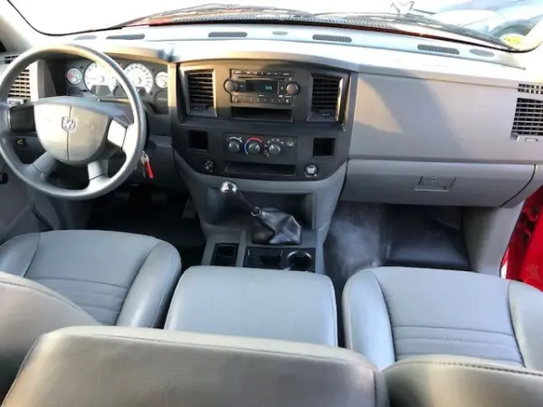 Dodge RAM 3.7 V6 GPL 6 Lugares 4
