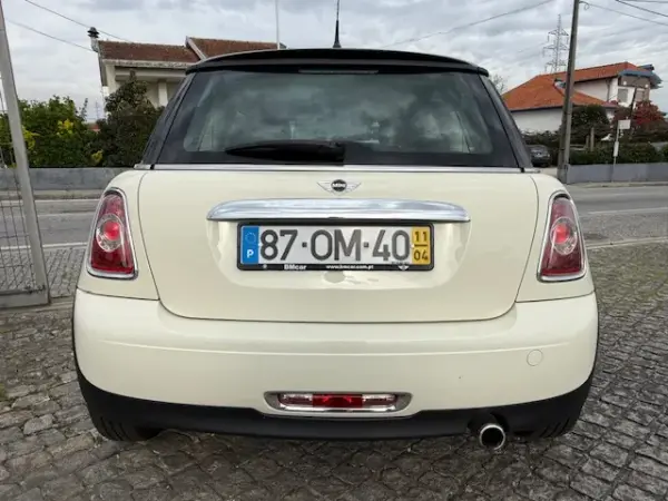 MINI 3 Portas One D 6