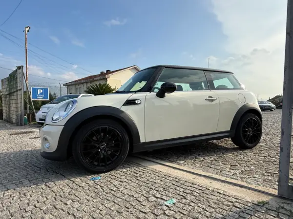 MINI 3 Portas One D 15