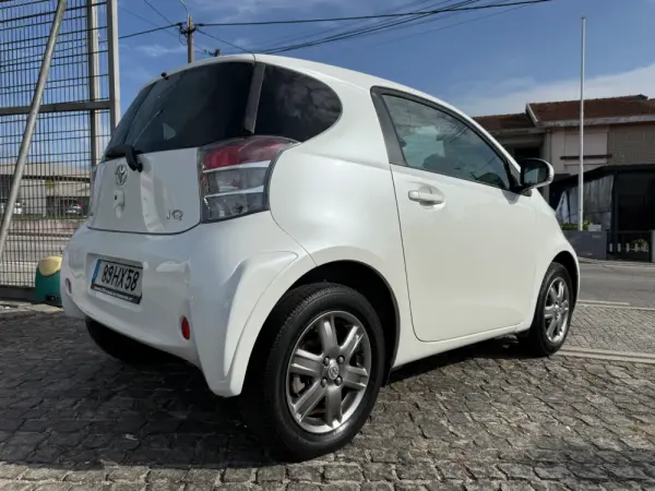 Toyota iQ 1.4 D-4D 2 4