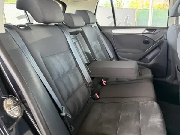 Volkswagen Golf 1.6 TDi Highline DSG 10