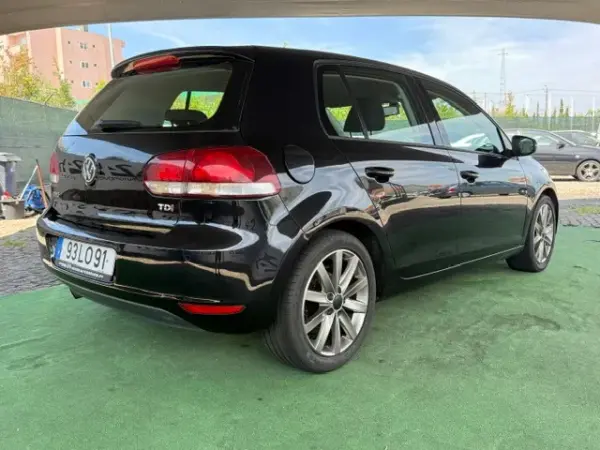Volkswagen Golf 1.6 TDi Highline DSG 9