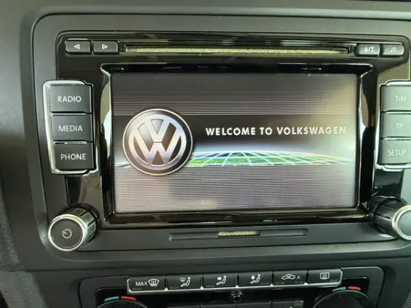 Volkswagen Golf 1.6 TDi Highline DSG 15